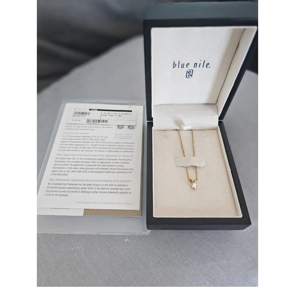 Gold Pendant Necklace